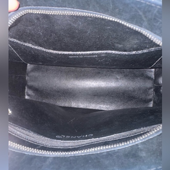 Chanel quilted Medallion tote - Picture 6 of 14